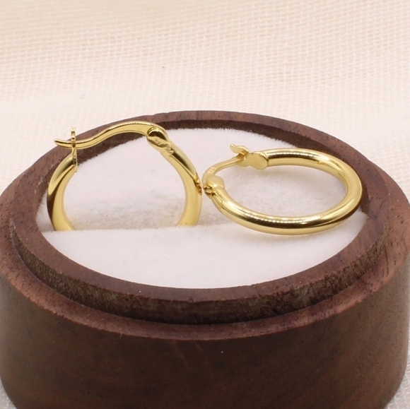 14K Gold Plated 925 Sterling Silver Medium Hoop Earrings - Picture 7 of 7